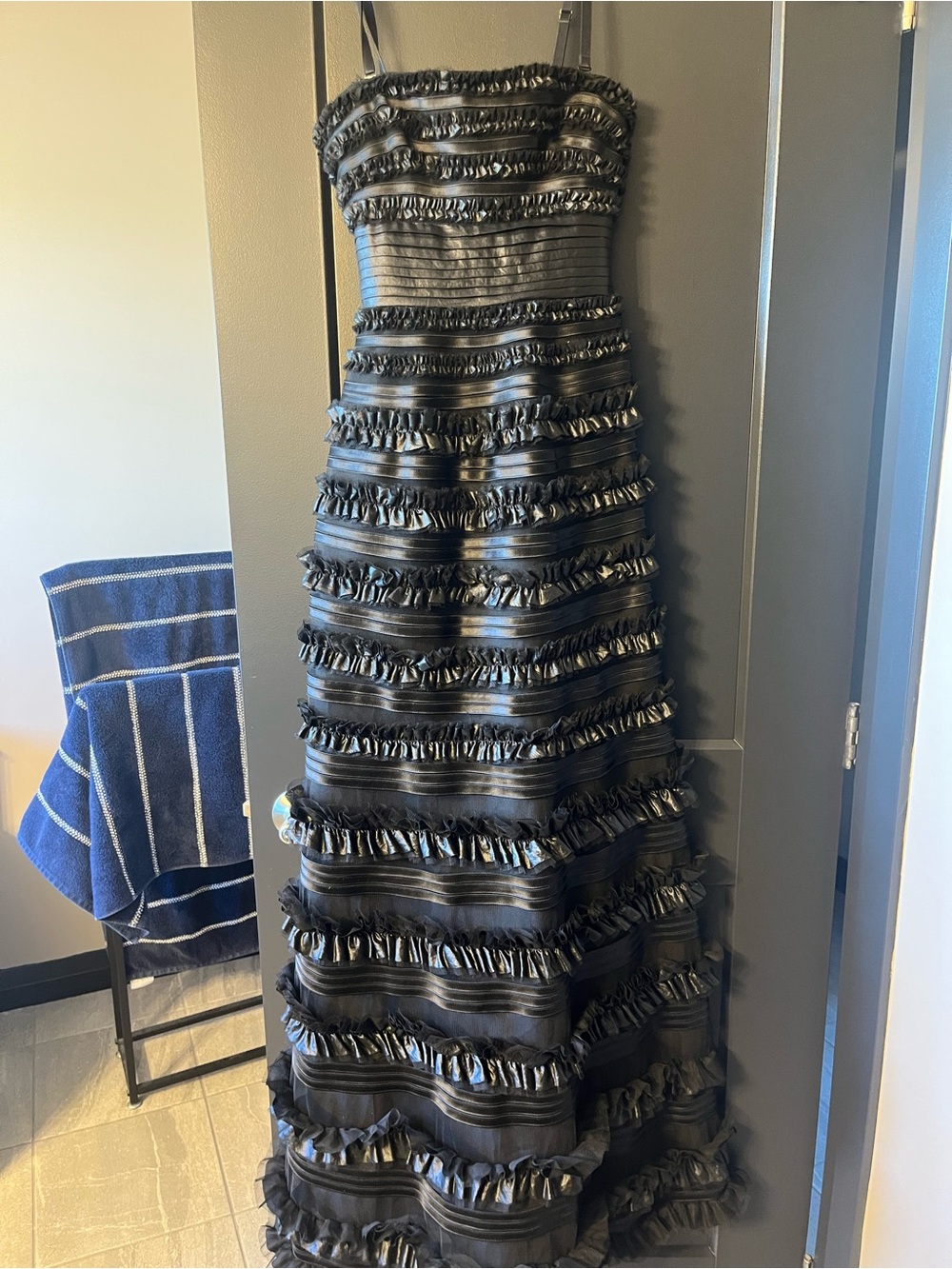 BCBGMaxAzria Black Strapless Ruffled Tiered Gown